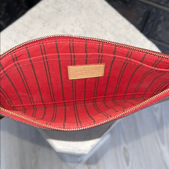 Louis Vuitton Neverfull Monogrom Clutch - Picture 7 of 10